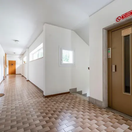 Guesthost - سيلا نيفيا